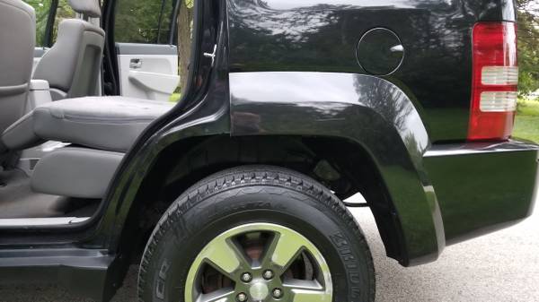 2008 jeep Liberty 4x4 low miles SKY SLIDER ROOF! no dents no rust LOOK for sale in Kenosha, WI – photo 14