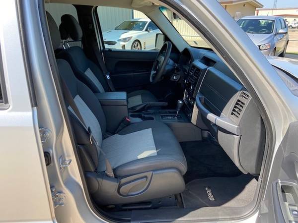 2010 Jeep Liberty RWD Sport FREE WARRANTY!!! **FREE CARFAX** - cars... for sale in Catoosa, AR – photo 7