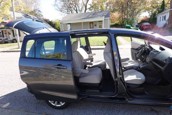 Mazda 5 (2013) Mini Passenger Van 4-Door Low Mileage - cars & trucks... for sale in Lexington, KY – photo 18