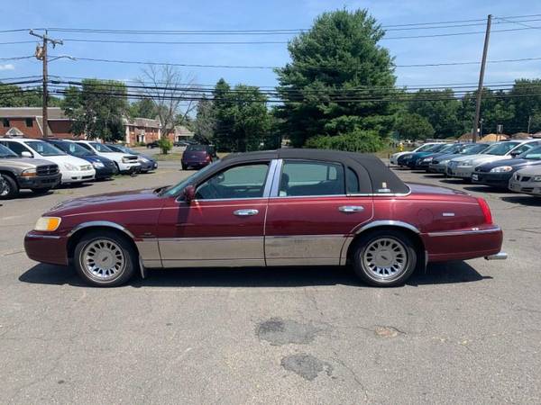 1998 Lincoln Town Car 4dr Sdn Cartier - cars & trucks - by dealer -... for sale in East Windsor, MA – photo 4