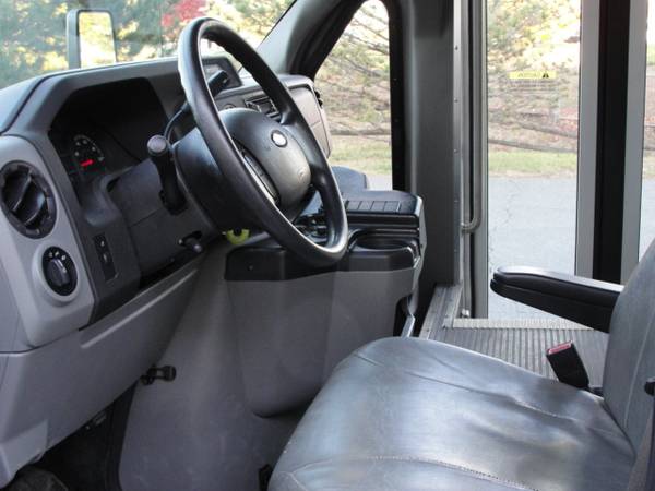 (( 2014 FORD E350 SHUTTLE VAN w/Wheelchair Lift )) Very Low Miles! -... for sale in Mechanicville, NY, MA – photo 14