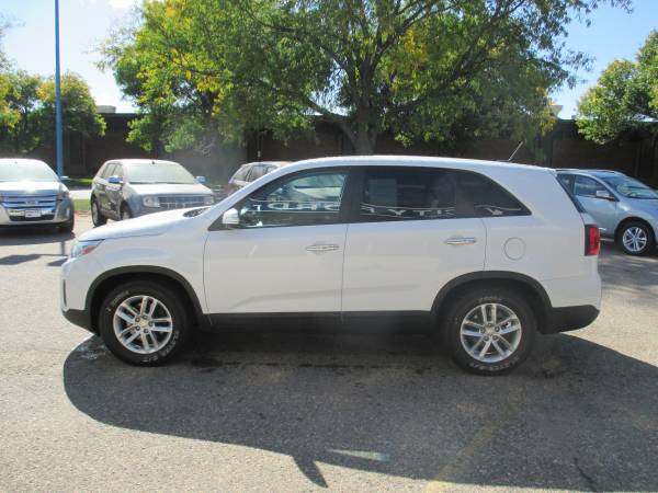 2014 Kia Sorento LX FWD - cars & trucks - by dealer - vehicle... for sale in Sioux City, IA – photo 2