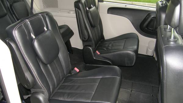 2013 Chrysler Town&Country Touring Leather+Dvd Backup Cam 59000 Miles for sale in West Allis/Milwaukee, WI – photo 12