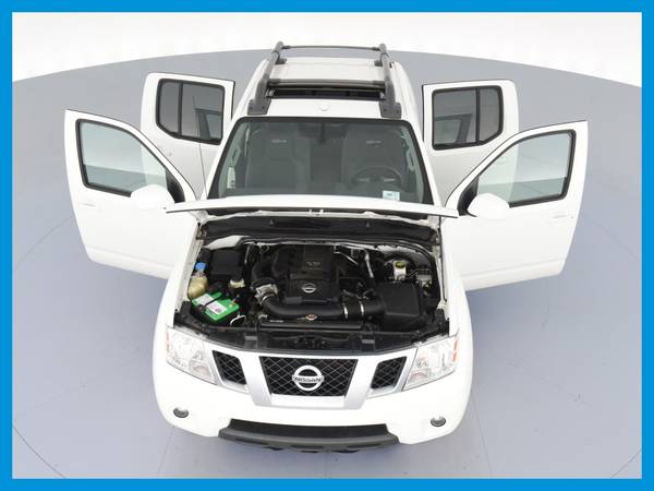 2016 Nissan Frontier Crew Cab PRO-4X Pickup 4D 5 ft pickup White for sale in South Bend, IN – photo 22