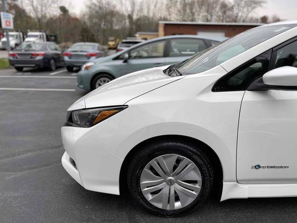 2018 Nissan LEAF S ALL ELECTRIC 151 MILES DC FAST CHARGING 16000 for sale in Walpole, RI – photo 2