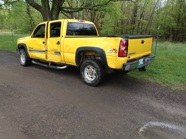 2006 LBZ Diesel Silverado Crew 4x4 1 owner - - by for sale in Other, KS – photo 3