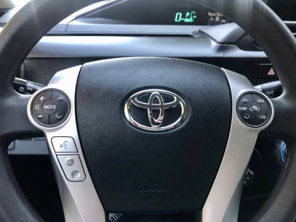 2013 Toyota Prius C 3, 50+Mpg push button start, NAVIGATION, Keyless... for sale in Portland, OR – photo 16