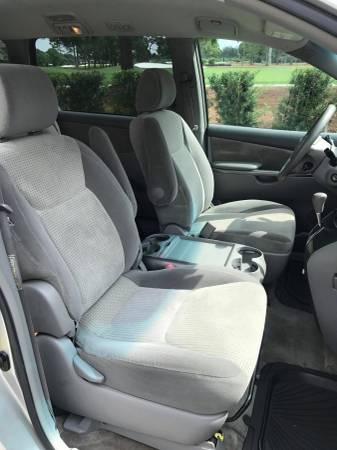 2008 Toyota Sienna Very Well Maintained Inside and Out! for sale in Clearwater, FL – photo 9