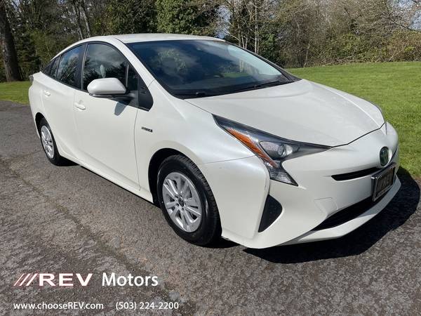 2017 Toyota Prius Two (Natl) - - by dealer - vehicle for sale in Portland, OR – photo 7