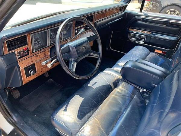 1987 Lincoln Town Car 5.0 - cars & trucks - by owner - vehicle... for sale in Los Banos, CA – photo 3