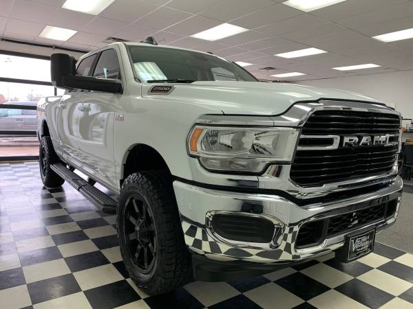 2019 Ram 2500 Big Horn 6.4L Hemi V8 4wd Crew Cab ONLY 2,767 MILES!! for sale in Cambridge, MN – photo 3