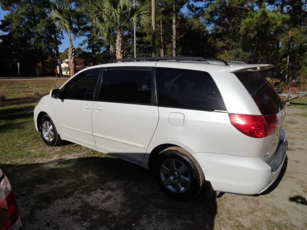 '08 Toyota Sienna Limited, Pearl White, Leather, DVD, MINT IN/OUT!!... for sale in Chapin, SC – photo 2
