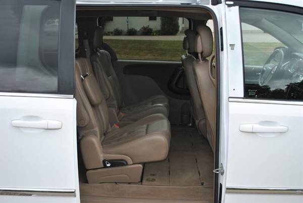 2015 TOWN & COUNTRY TOURING LEATHER DVD RUST FREE FLORIDA STOW N GO BA for sale in Flushing, MI – photo 9
