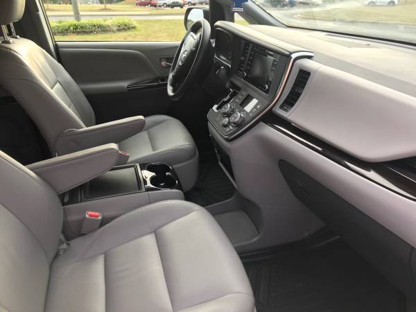 2018 toyota sienna for sale in Boiling Springs, SC – photo 13