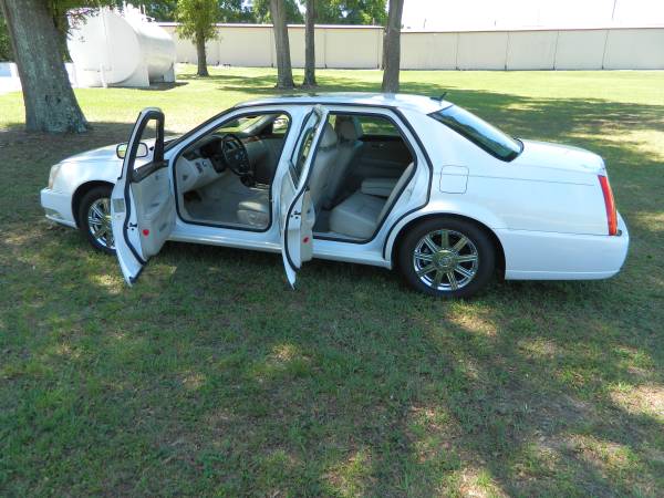 CADILLAC DTS PRICED TO SELL - - by dealer - vehicle for sale in Jacksonville, FL – photo 18