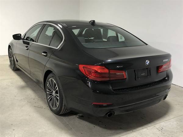 2018 BMW 5 Series 530i xDrive - - by dealer - vehicle for sale in Buffalo, NY – photo 5