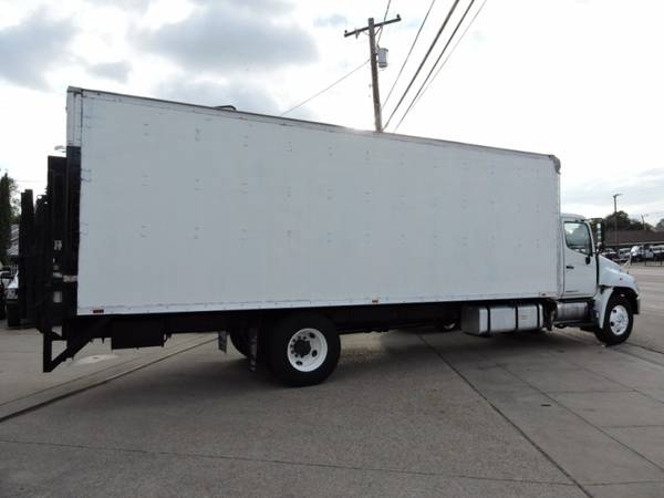 2013 HINO 338 26 FOOT BOX TRUCK W/LIFTGATE with for sale in Grand Prairie, TX – photo 5