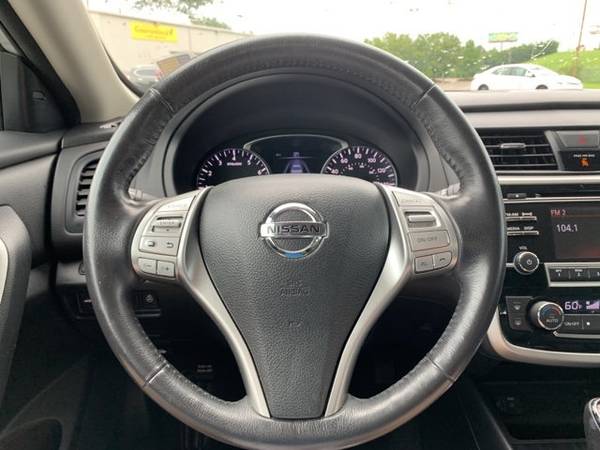 2018 *Nissan* *Altima* *2.5 SL Sedan* Brilliant Silv for sale in Memphis, TN – photo 13