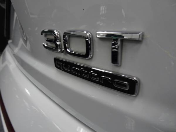 2018 Audi Q7 Prestige - - by dealer - vehicle for sale in Waterloo, WI – photo 16