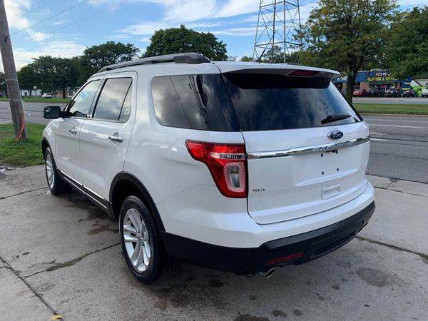 2011 Ford Explorer XLT AWD 4dr SUV FREE CARFAX, 2YR WARRANTY WITH... for sale in Detroit, MI – photo 8