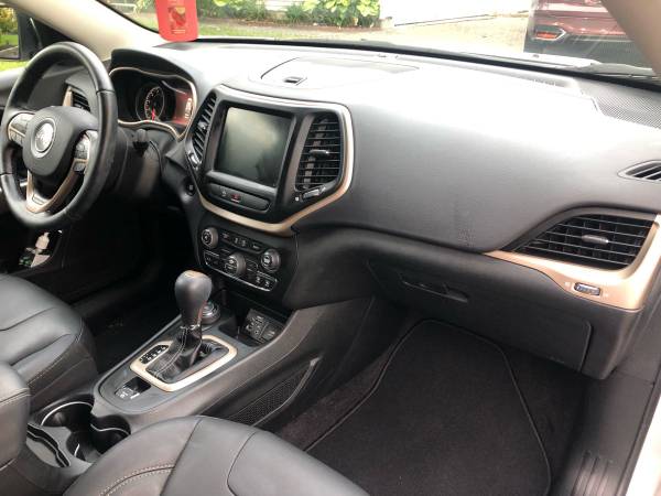 2018 Jeep Cherokee for sale in PORT JEFFERSON STATION, NY – photo 10