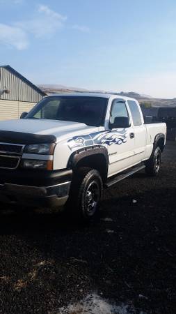 2005 Chevy 2500HD - cars & trucks - by owner - vehicle automotive sale for sale in Goldendale, WA