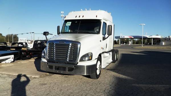 2016 Freightliner Cascadia - cars & trucks - by dealer - vehicle... for sale in SAN ANGELO, TX – photo 3