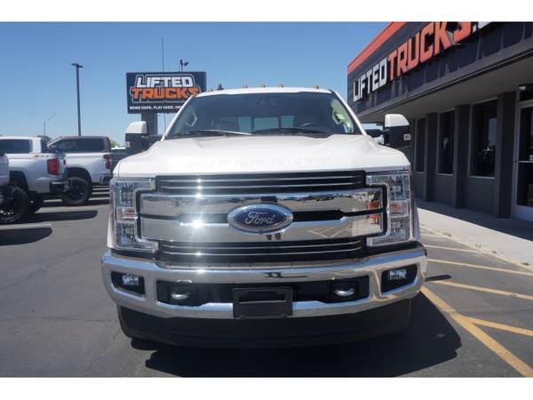 2019 Ford f-350 f350 f 350 Super Duty LARIAT 4WD CREW - Lifted for sale in Phoenix, AZ – photo 2