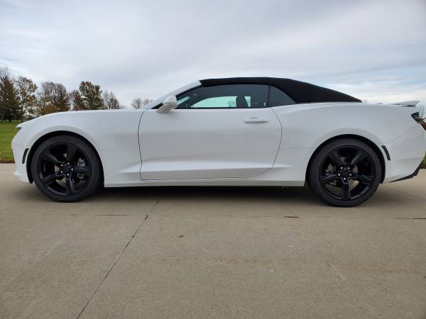 2017 Chevy Camaro Convertible V6 for sale in Indianola, IA – photo 2