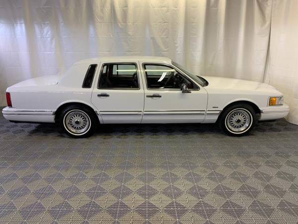 1992 Lincoln Town Car Executive - cars & trucks - by dealer -... for sale in Missoula, MT – photo 9