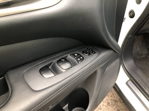 2014 Nissan Pathfinder Platinum 4WD for sale in New Richmond, WI – photo 4
