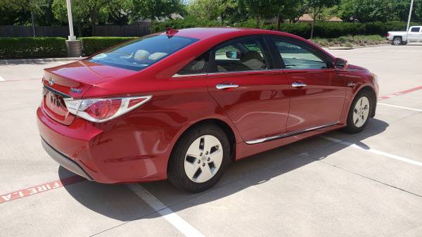 2012 Hyundai Sonata Hybrid Red Extra Clean - - by for sale in Mansfield, TX – photo 2