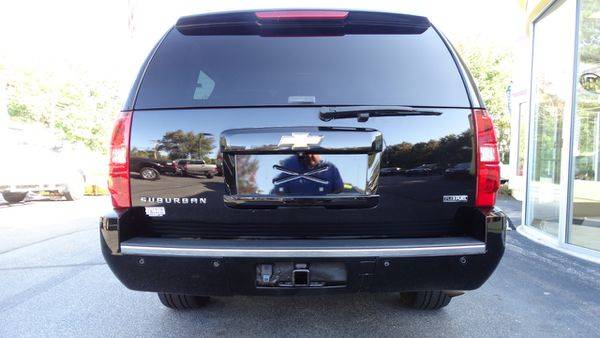 2009 Chevrolet Chevy Suburban LTZ 1500 4WD - Best Deal on 4 Wheels!! for sale in Hooksett, NH – photo 4