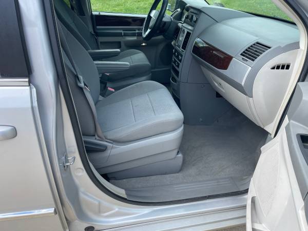 2012 Chrysler Town Country Wheelchair Handicap Mobility Rear Entry for sale in Bethel Park, PA – photo 24