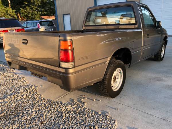 1992 Isuzu Pick-up truck - cars & trucks - by dealer - vehicle... for sale in Lincoln, NE – photo 4