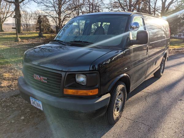 Good CAMPING or WORK VAN, GMC Savana 2006 - cars & trucks - by owner... for sale in Muscatine, IA – photo 2