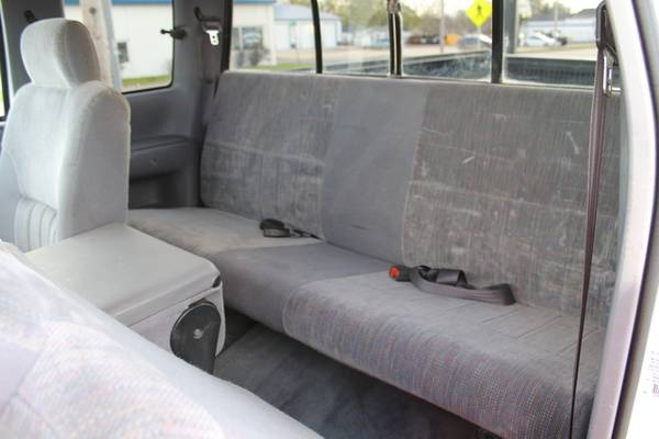 1997 Dodge Ram 1500 ST Club Cab 6.5-ft. Bed 4WD for sale in Iowa City, IA – photo 8