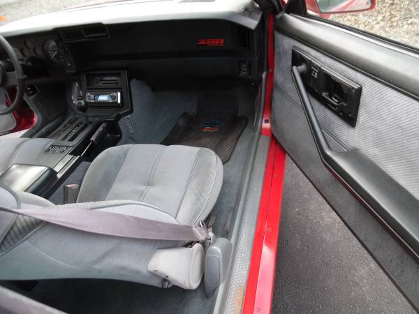 1985 Chevrolet Camaro Iroc-Z28 (V8, auto) - - by for sale in swanzey, NH – photo 11