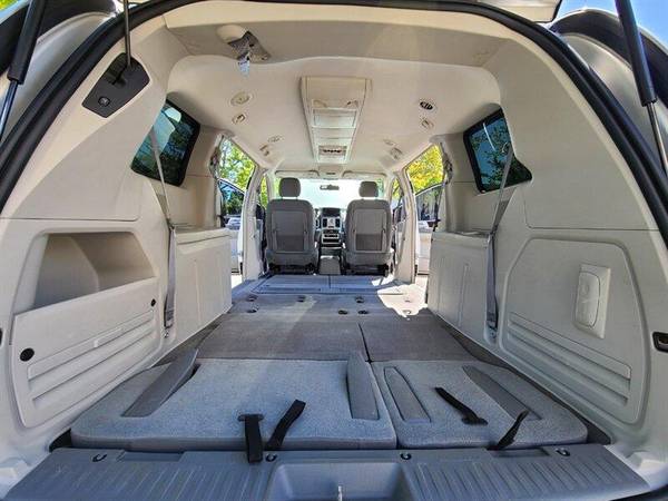 2010 Chrysler Town Country Touring Edition Minivan/7-passenger for sale in Portland, WA – photo 20