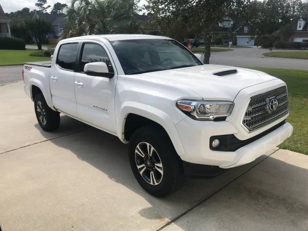 2017 Toyota Tacoma TRD Sport 4wd - Low Mileage for sale in Wilmington, NC – photo 2
