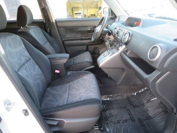 2012 Scion XB... 205,000 Miles... $2,800 - cars & trucks - by dealer... for sale in Waterloo, IA – photo 8