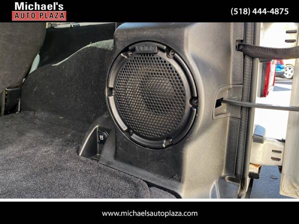 2012 Jeep Wrangler Unlimited Rubicon - cars & trucks - by dealer -... for sale in east greenbush, NY – photo 14