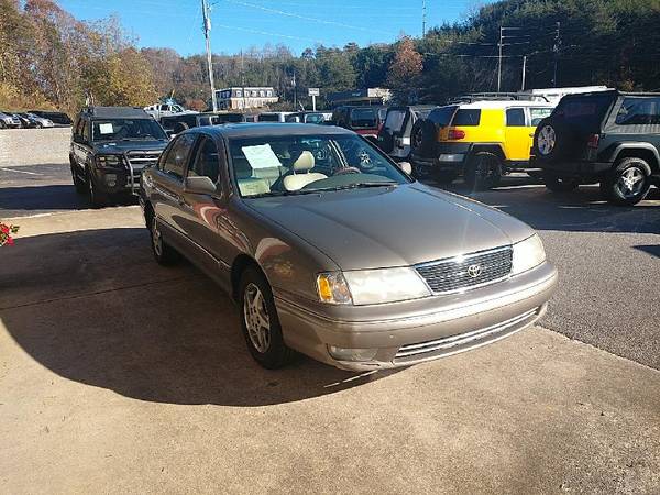 1998 Toyota Avalon XL - cars & trucks - by dealer - vehicle... for sale in Cleveland, SC – photo 2