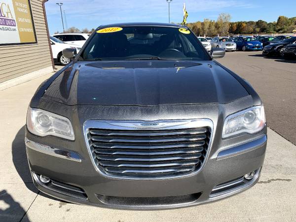 2012 Chrysler 300 4dr Sdn V6 Touring RWD - cars & trucks - by dealer... for sale in Chesaning, MI – photo 2