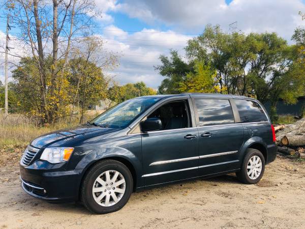 2014 Chrysler Town & Country 3 6L V6 113k miles, Loaded, No issues! for sale in Wyoming , MI – photo 9