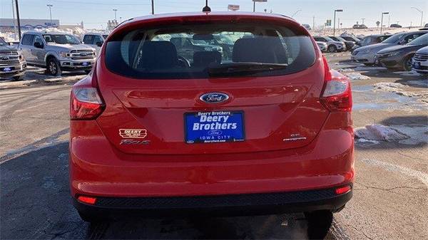 2014 Ford Focus SE hatchback Red - - by dealer for sale in Iowa City, IA – photo 20