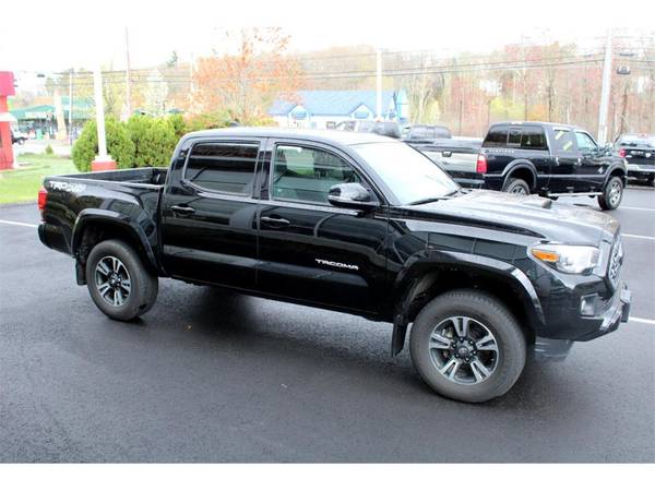2019 Toyota Tacoma 4WD TRD OFF ROAD 4X4 V6 6-SPEED MANUAL TRANS ! for sale in Salem, NH, VT – photo 3