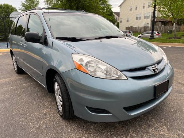 2009 Toyota Sienna LE Excellent Shape Clean Title Clean Record for sale in MANASSAS, District Of Columbia – photo 3