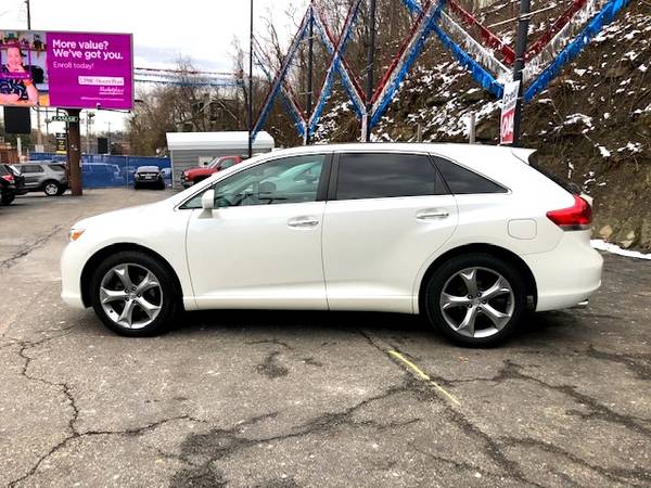 ▲▲2011 Toyota Venza = 74K MILES/ AWD/ HTD LEATHER/ BACK UP CAM!! -... for sale in Pittsburgh, PA – photo 2