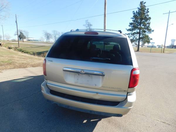 2005 Chrysler Town&Country - cars & trucks - by dealer - vehicle... for sale in Topeka, KS – photo 3